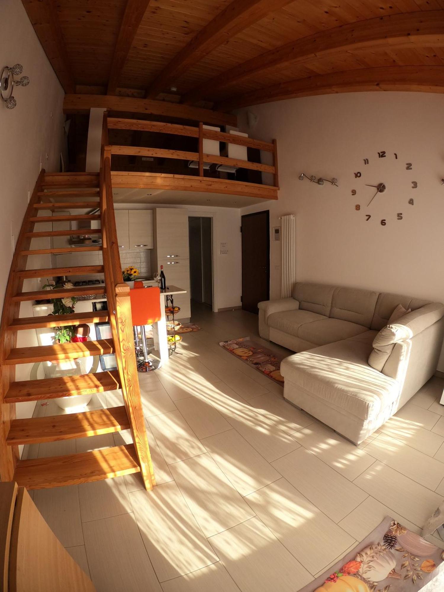 La Villa Gialla Aosta Bagian luar foto