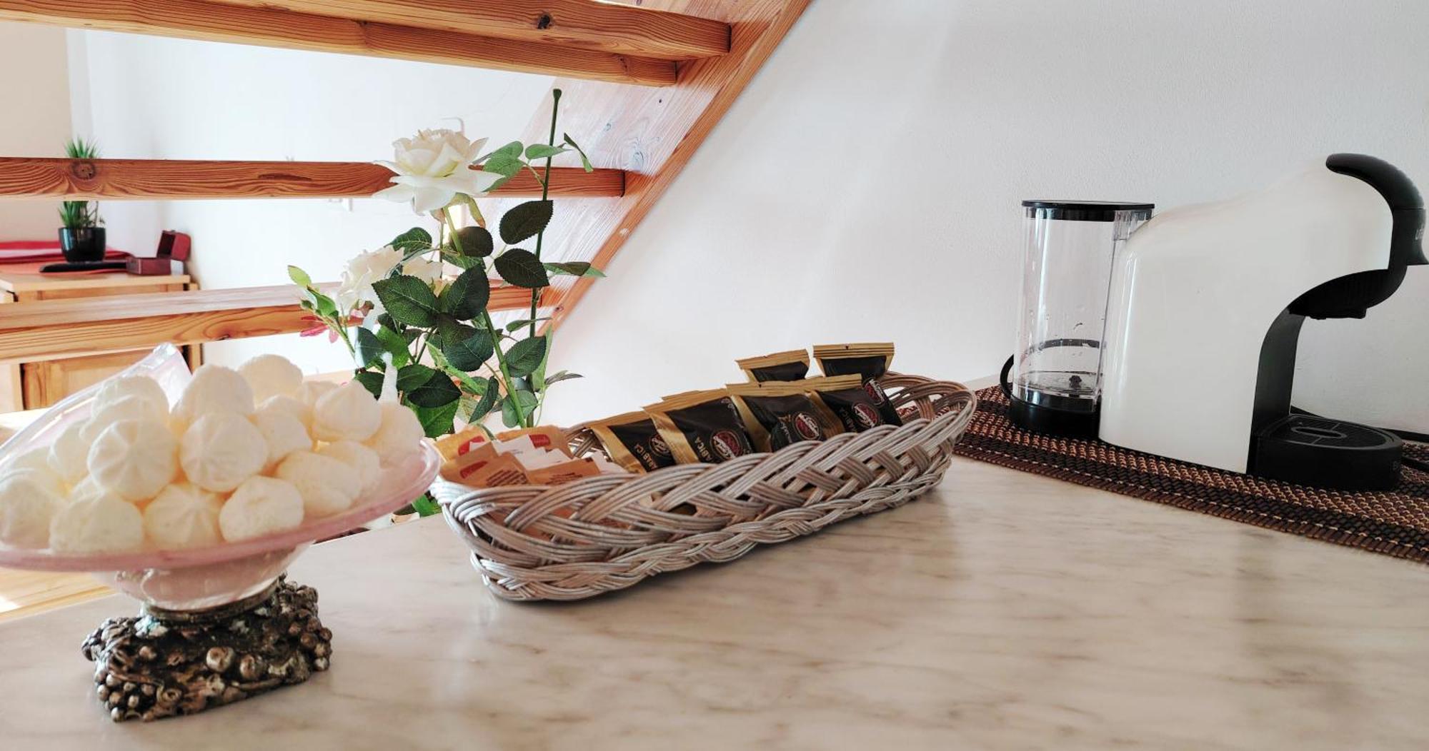 La Villa Gialla Aosta Bagian luar foto